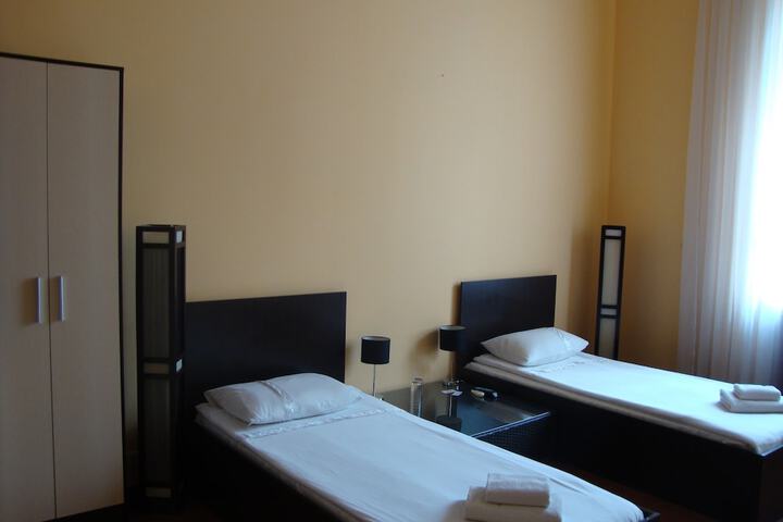 Room 14 of 60