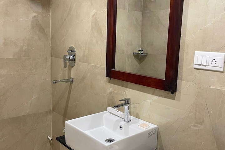 Room 9 of 21