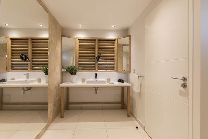 Clean Restrooms