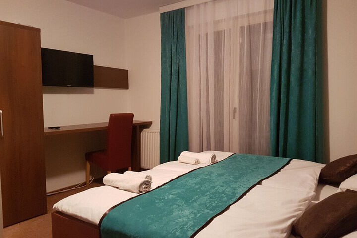Room 14 of 22