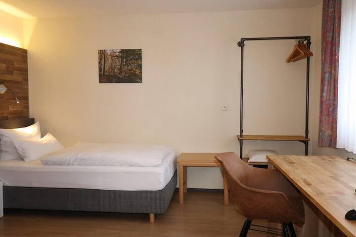 Room 17 of 39