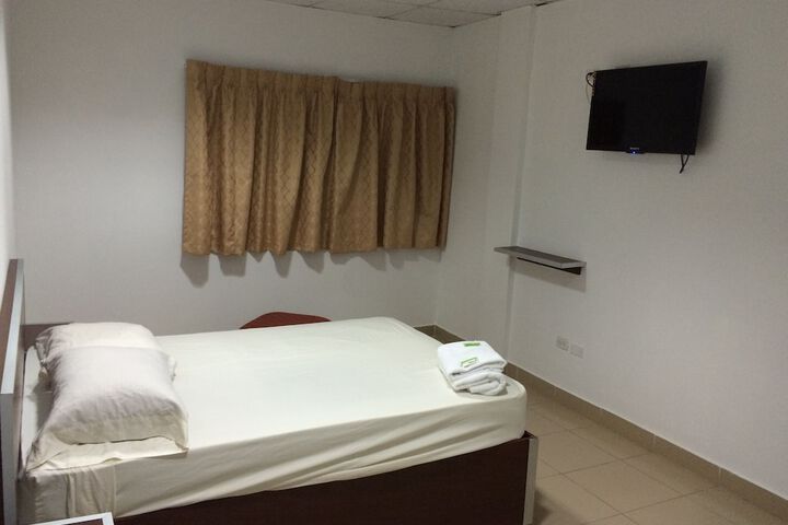 Room 9 of 30