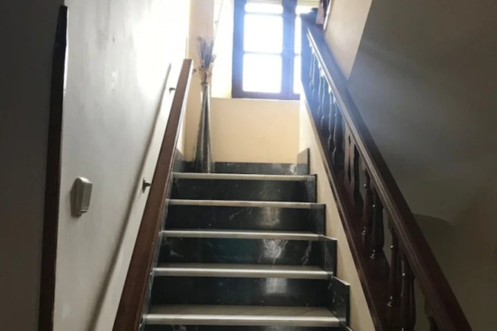 Room 9 of 14