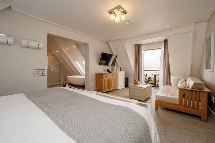 Room 20 of 155