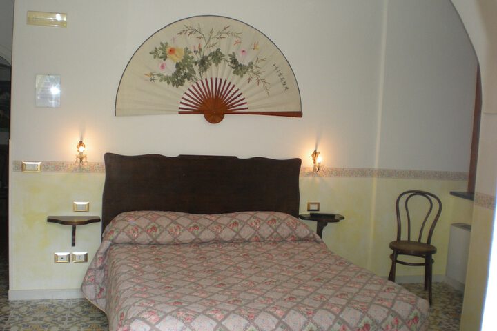 Room 3 of 39