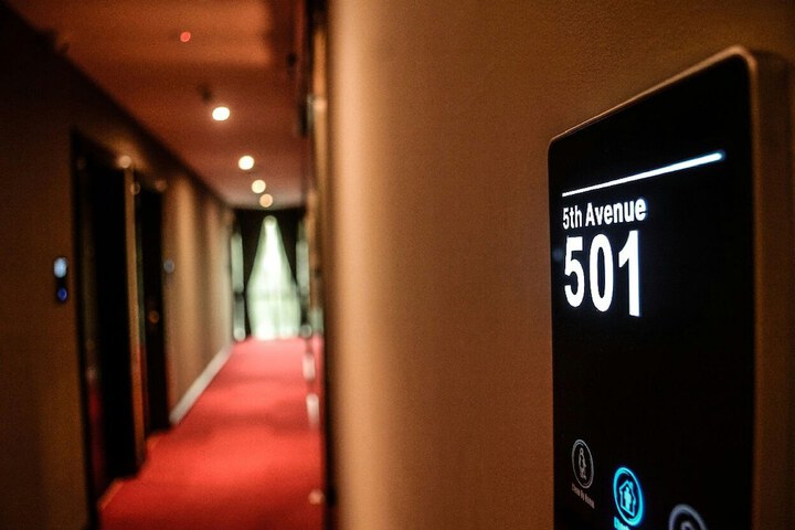 Ballroom/Hall 33 of 38