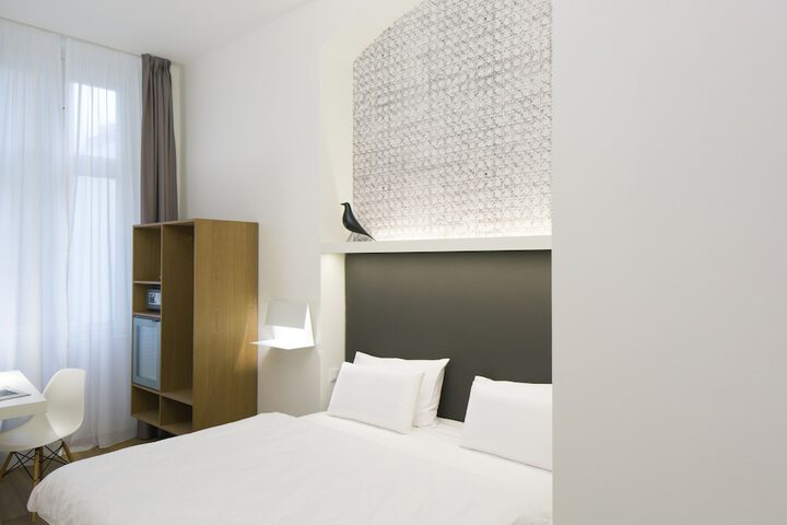 Room 34 of 64