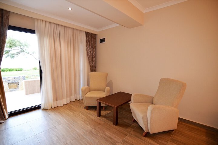Room 26 of 177