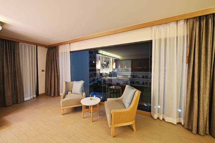 Room 41 of 165
