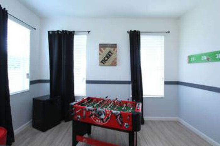 Room 18 of 27