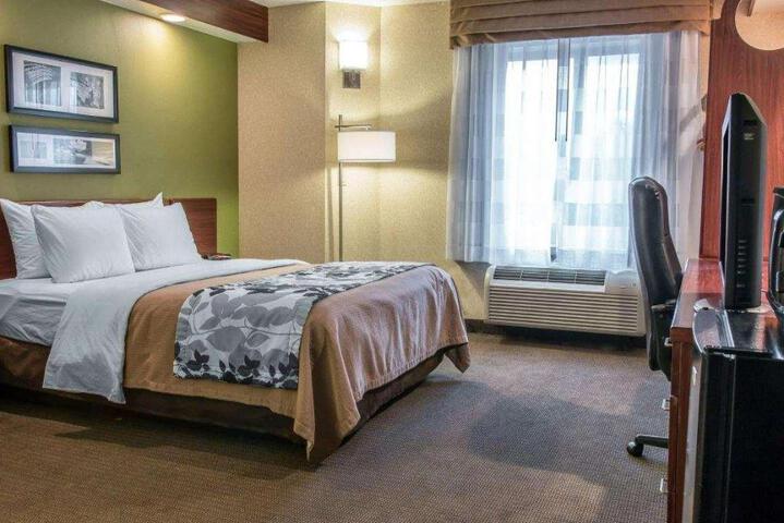 Double Accessible Queen Size Bed (3 of 8)