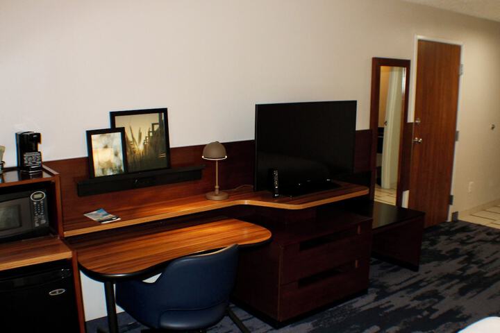 Room 13 of 40