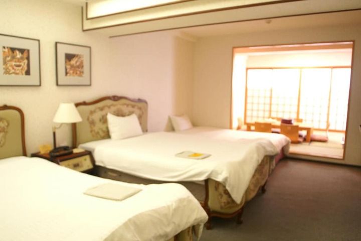 Room 16 of 59
