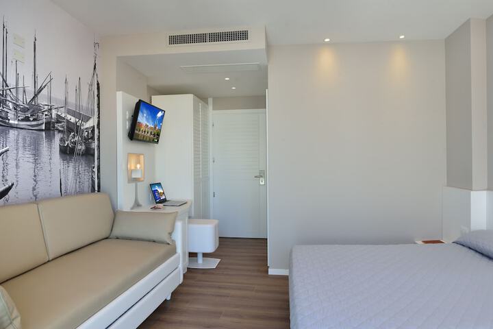 Room 9 of 56