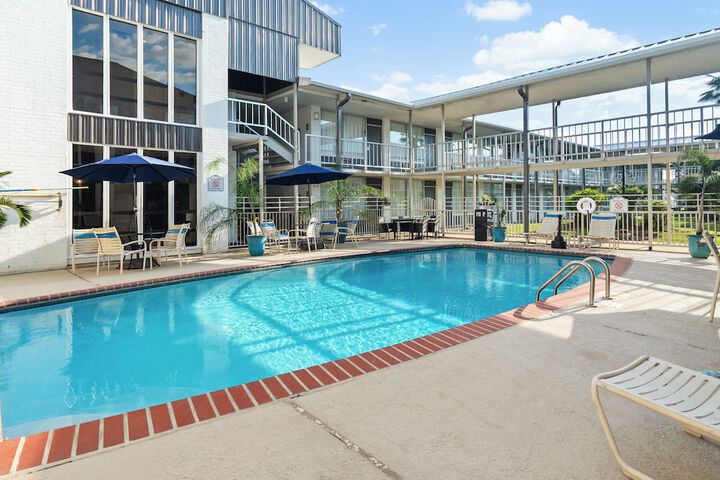 Hotel with Pool