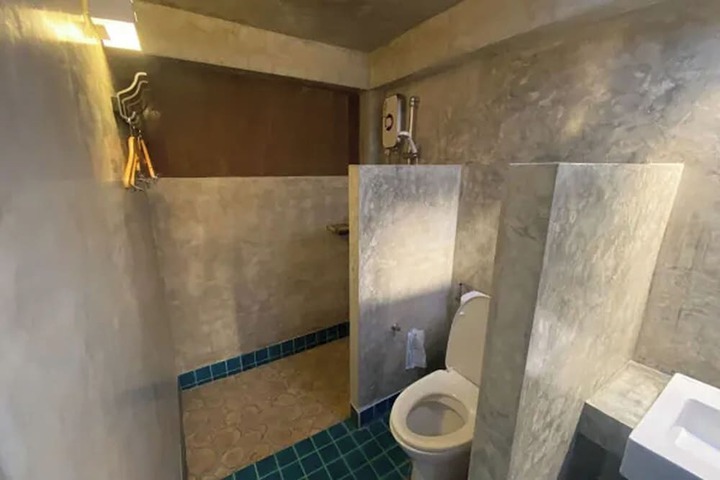 Room 58 of 100