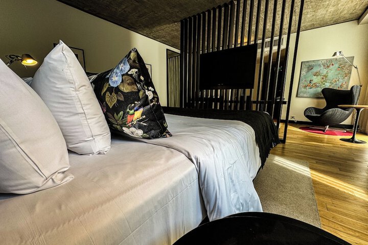Room 40 of 136