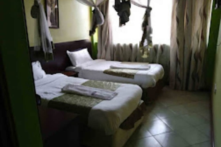 Room 6 of 44