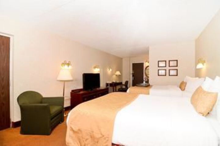Room 8 of 75
