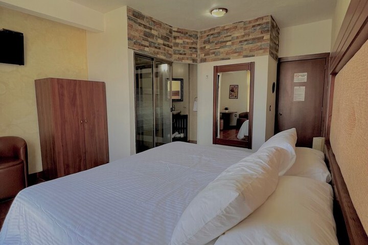 Room 18 of 64