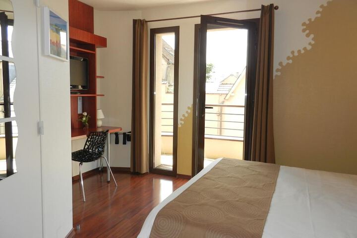 Room 28 of 84