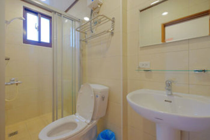 Room 2 of 22