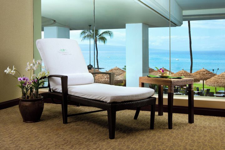 Lounge 178 of 246