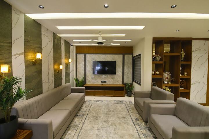 Hotel Sanatana