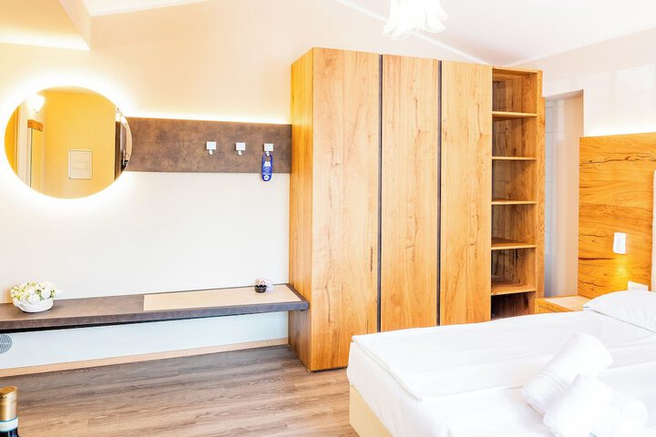 Room 34 of 72