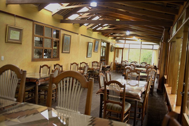 Dining 35 of 74