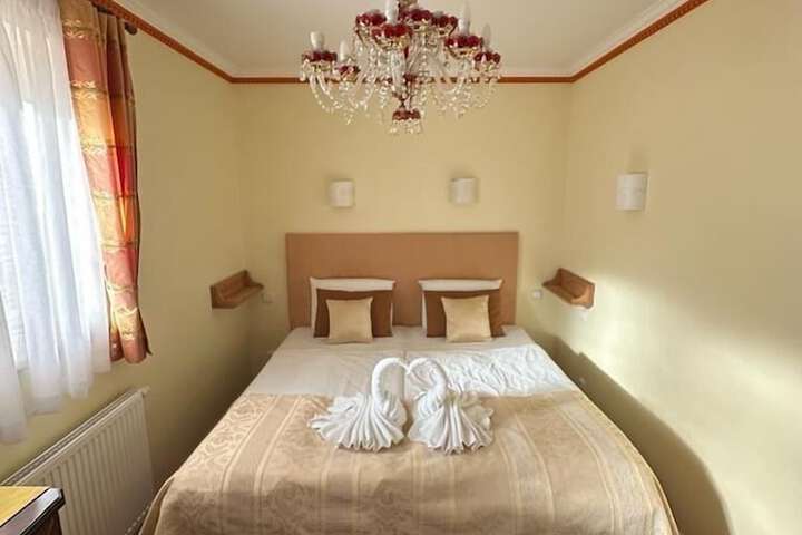 Room 45 of 106