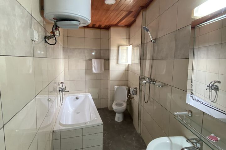 Room 17 of 21