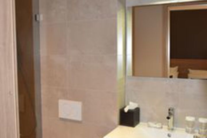 Room 2 of 23