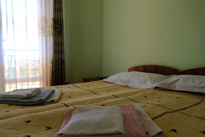 Room 32 of 38