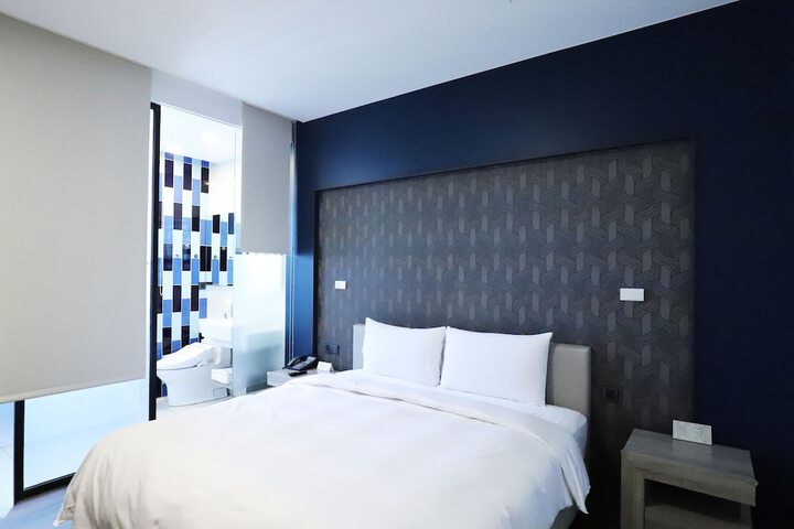 Room 34 of 117