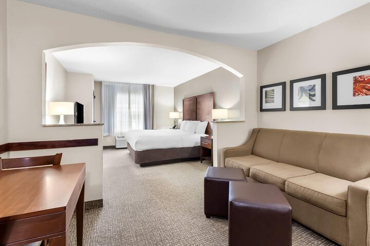 Room 9 of 38