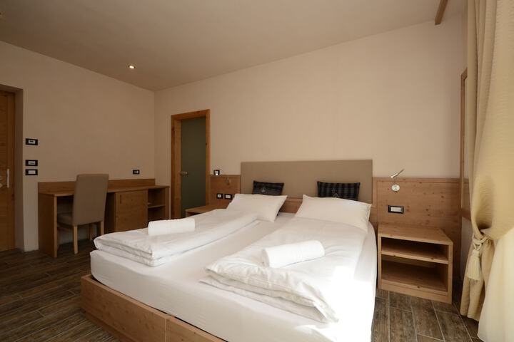 Room 13 of 46