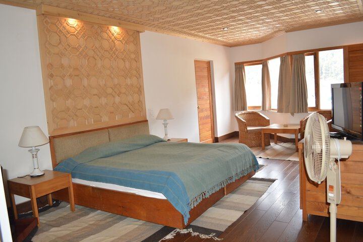Room 6 of 36