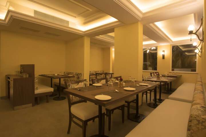 Dining 39 of 40