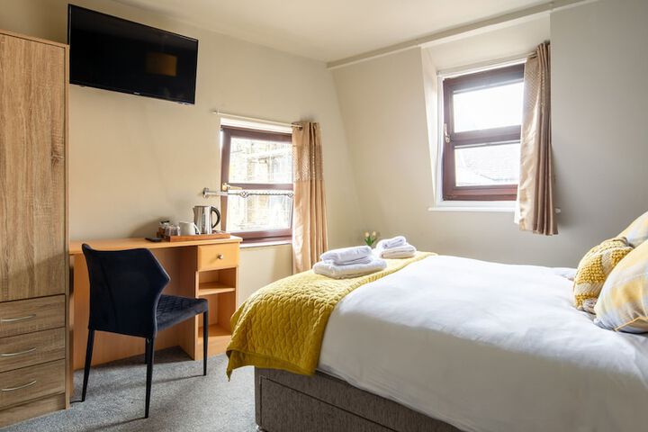 Room 9 of 46