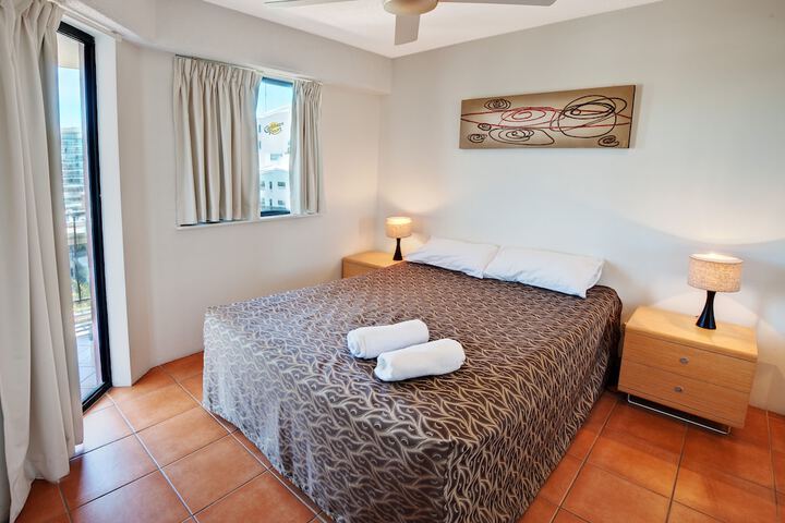 Room 2 of 40