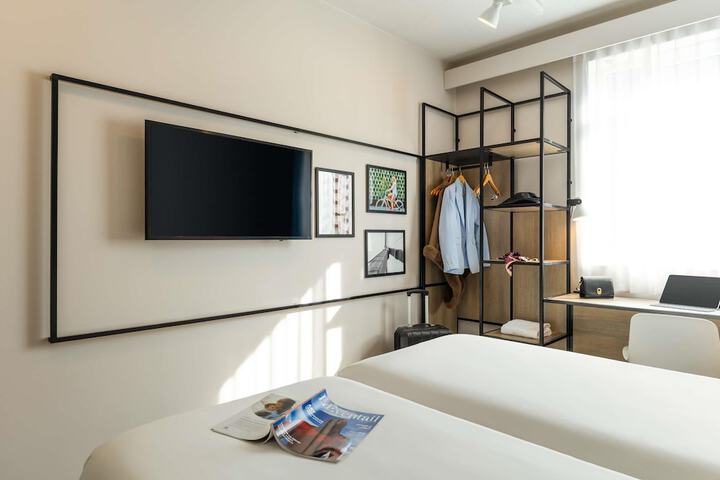 Room 31 of 53