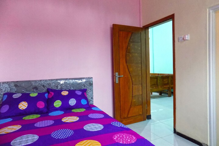 Room 9 of 27