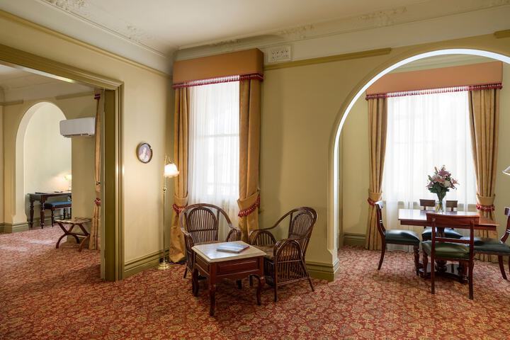 Room 13 of 63