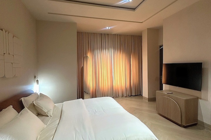Room 5 of 22