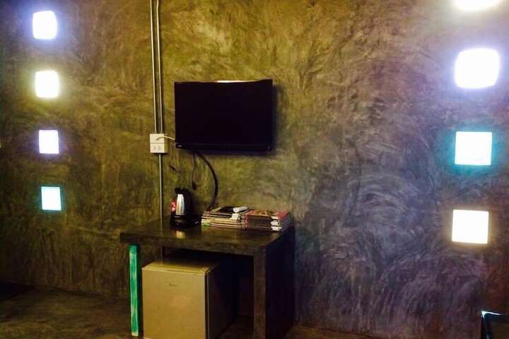 Room 13 of 22