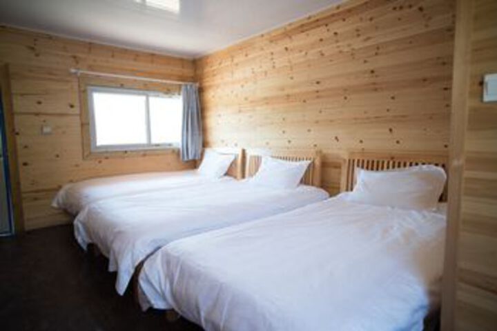 Room 9 of 24