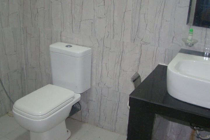 Room 10 of 27