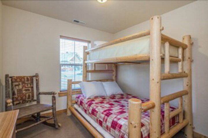 Room 17 of 19