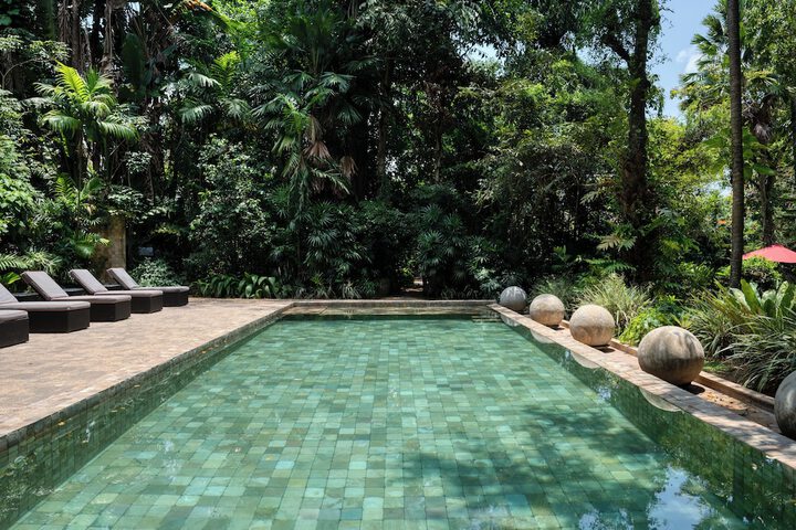 Hotel Pool